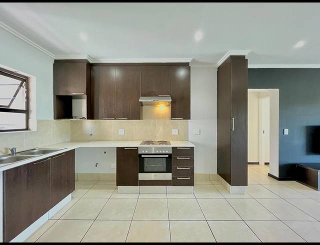 2 BEDROOM APARTMENT FOR SALE IN LONEHILL